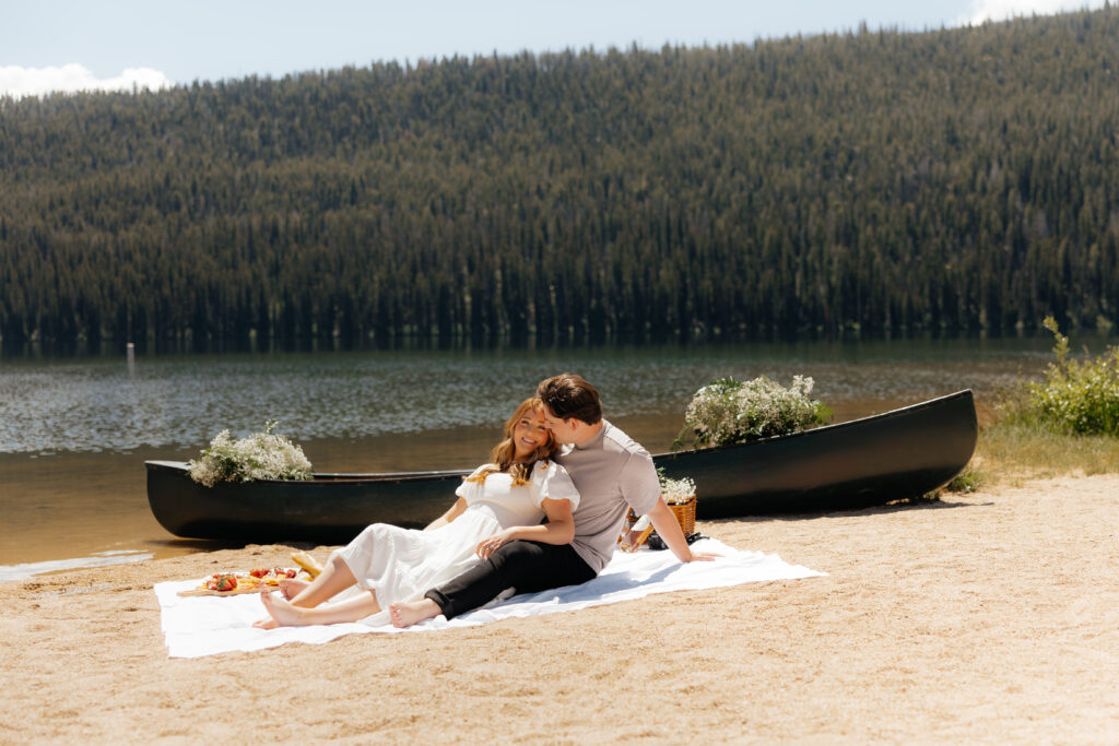 Picnic Engagment Photos - Montana Photographer